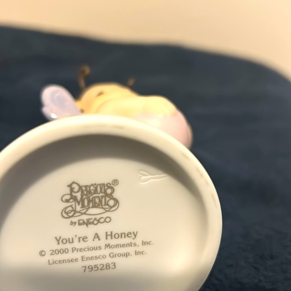 Precious moments figurine - Picture 4 of 5